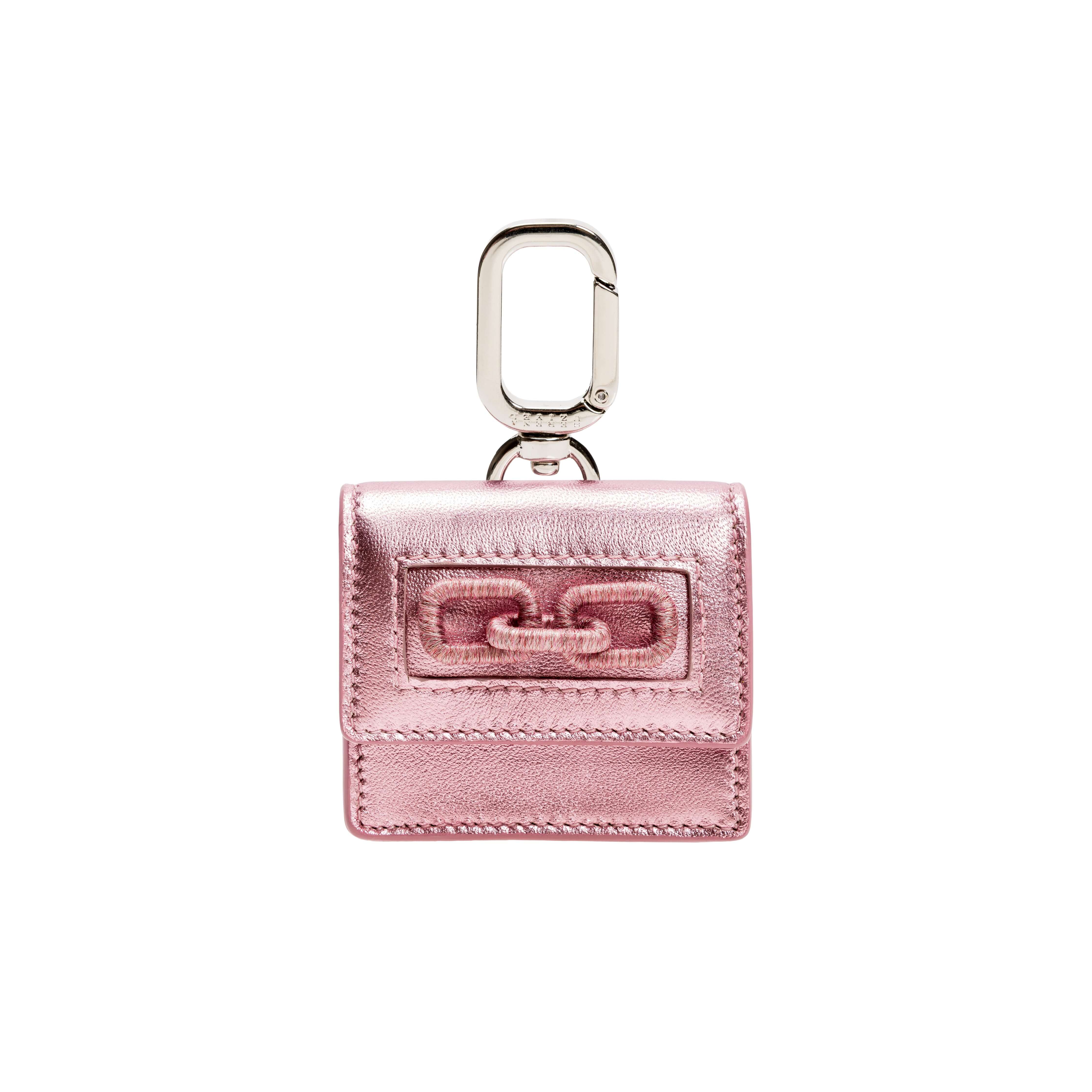 Catena Notte Metallic Pink AirPods Case with silver clasp, perfect for stylish audio accessory storage.