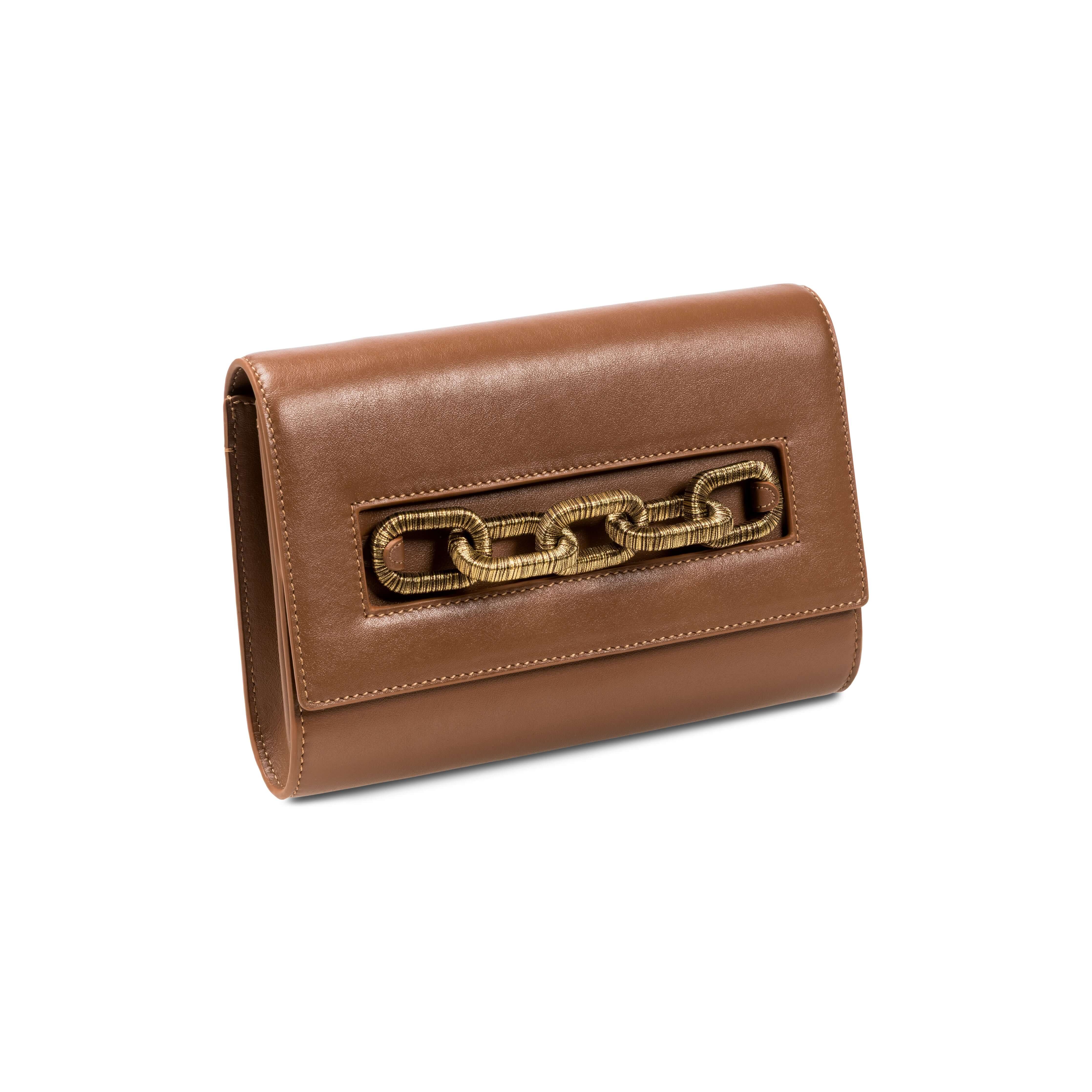 Catena Day to Night Camello Bag in luxurious Italian leather with gold chain detail, ideal for day or night styling.
